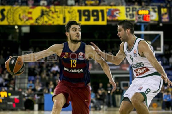 前锋迎面奔 前锋迎面奔